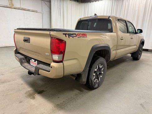 Used 2016 Toyota Tacoma TRD Off-Road w/ Premium & Technology Package image 7