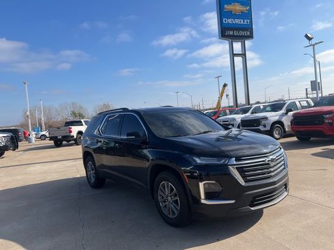 Used 2023 Chevrolet Traverse LT image 7