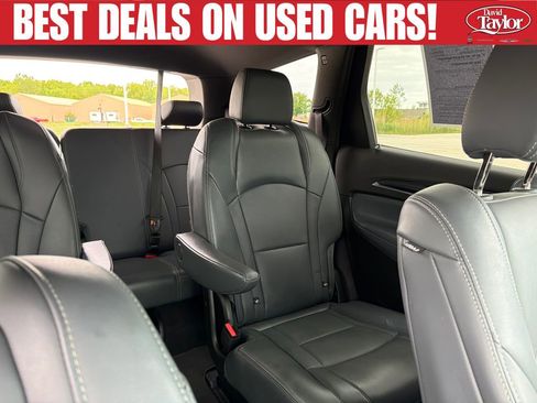 Used 2023 Buick Enclave Essence FWD image 34