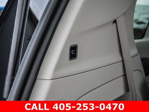 Used 2024 Chrysler Pacifica Touring-L AWD/4WD image 66