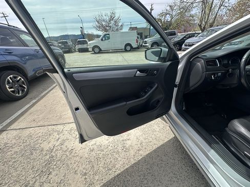 Used 2014 Volkswagen Jetta TDI FWD image 49