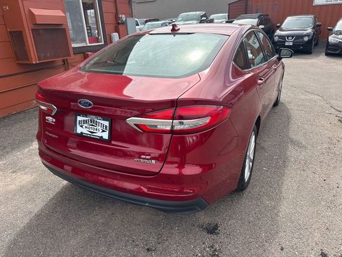 Used 2019 Ford Fusion SE image 7