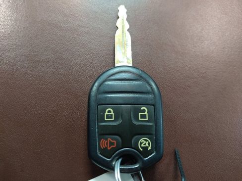 Used 2013 Ford F150 King Ranch w/ King Ranch Luxury Pkg image 32