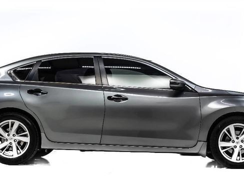 Used 2014 Nissan Altima 2.5 SV w/ Convenience Package image 5