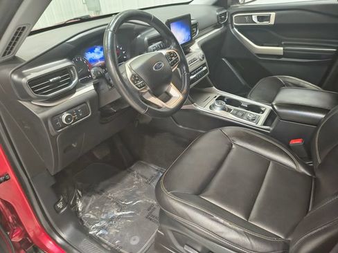 Used 2020 Ford Explorer XLT w/ Equipment Group 202A AWD/4WD image 14