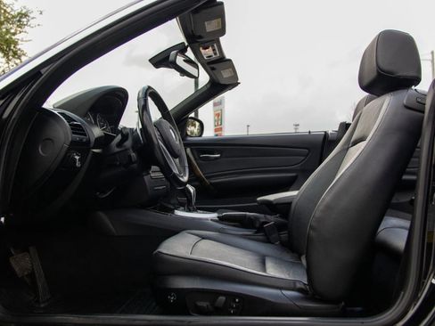 Used 2012 BMW 135i Convertible RWD image 23