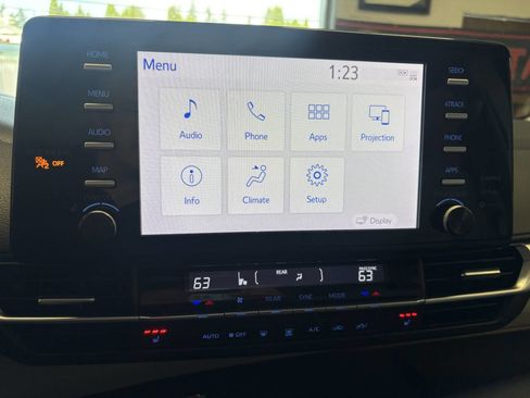Used 2021 Toyota Sienna XLE FWD image 28