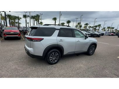 Used 2024 Nissan Pathfinder SV