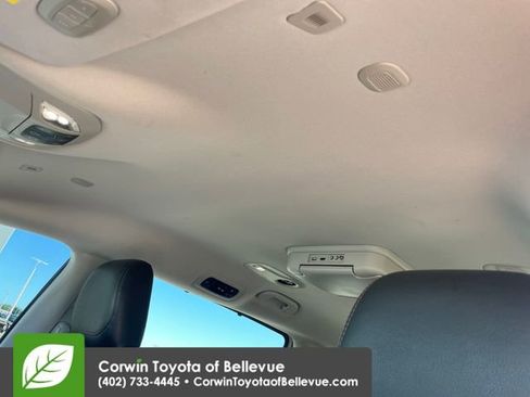 Used 2018 Chrysler Pacifica Touring-L w/ Tire & Wheel Group FWD image 24