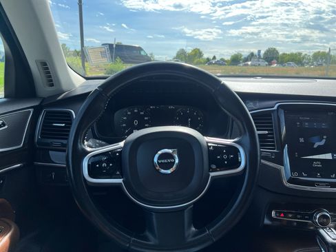 Used 2019 Volvo XC90 T6 Momentum AWD/4WD image 16