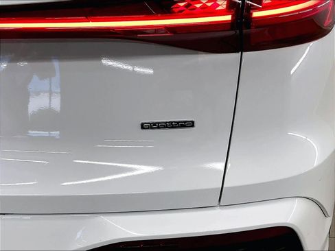 Certified 2025 Audi Q5 Prestige image 11