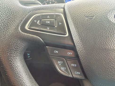 Used 2017 Ford Focus SE FWD image 12