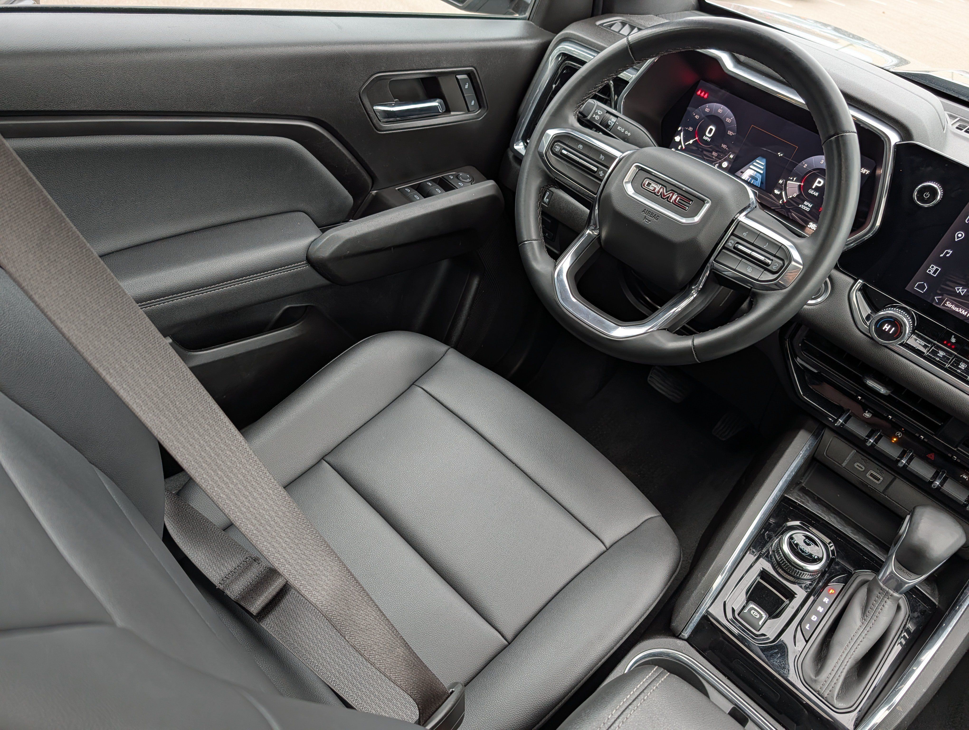 Used 2024 GMC Canyon Elevation w/ Elevation Premium Package AWD/4WD image 9