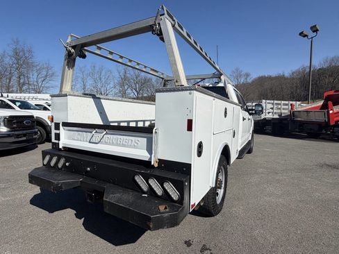Used 2022 Ford F350 XL w/ Power Equipment Group image 5