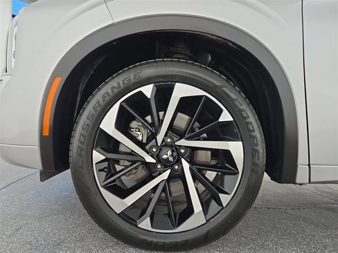 Used 2023 Mitsubishi Outlander SEL image 39