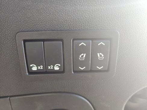 Used 2020 Cadillac Escalade Platinum image 15