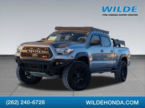 Used 2020 Toyota Tacoma TRD Off-Road image 1