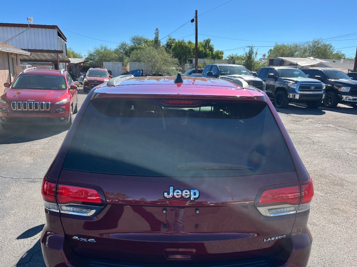Used 2020 Jeep Grand Cherokee Laredo AWD/4WD image 48
