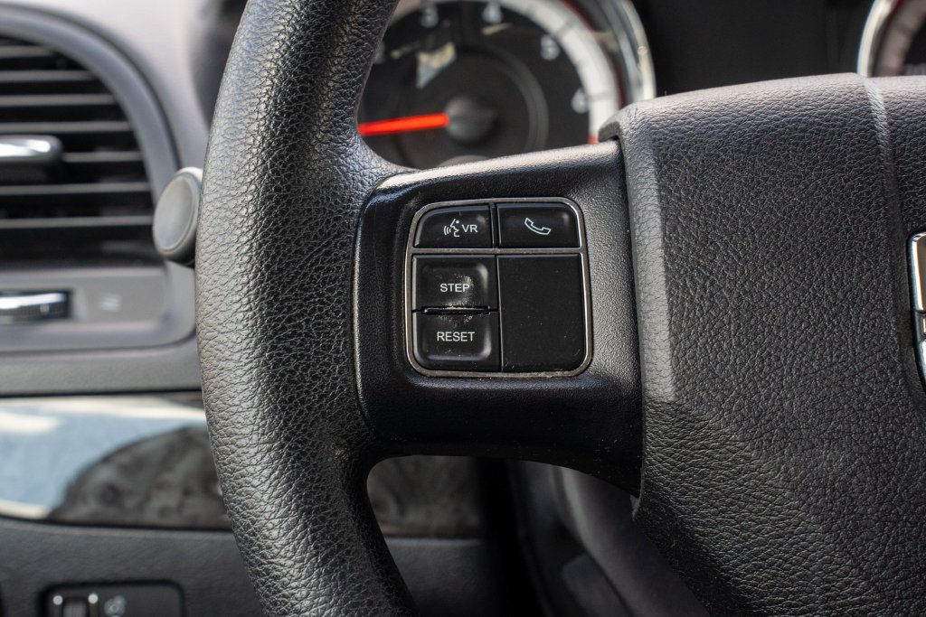 Used 2019 Dodge Grand Caravan SE w/ UConnect Hands-Free Group FWD image 23