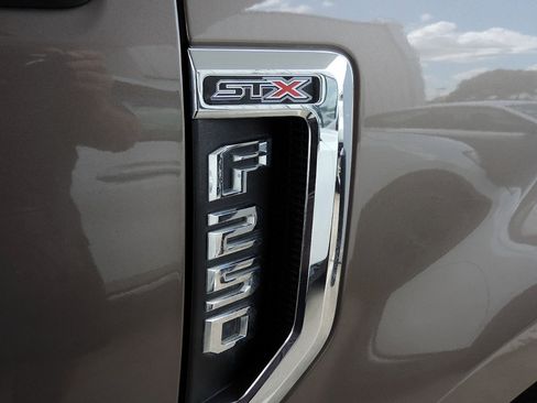 Used 2022 Ford F250 XL w/ STX Appearance Package AWD/4WD image 17