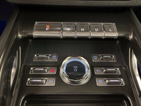 Used 2025 Lincoln Nautilus Premier w/ Equipment Group 102A image 15