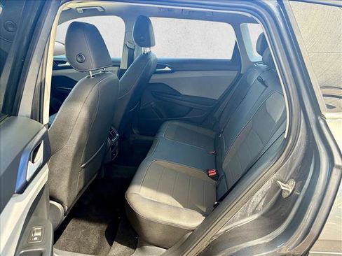 Used 2024 Volkswagen Taos SE w/ Panoramic Sunroof Package AWD/4WD image 15