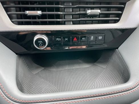New 2026 Ford Explorer Active w/ Active Comfort Package AWD/4WD image 13