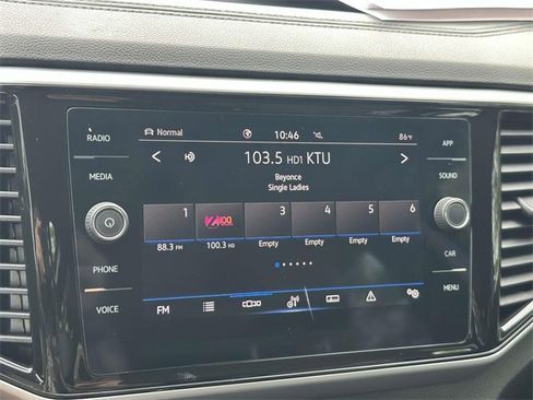 Certified 2022 Volkswagen Atlas Cross Sport SE image 28