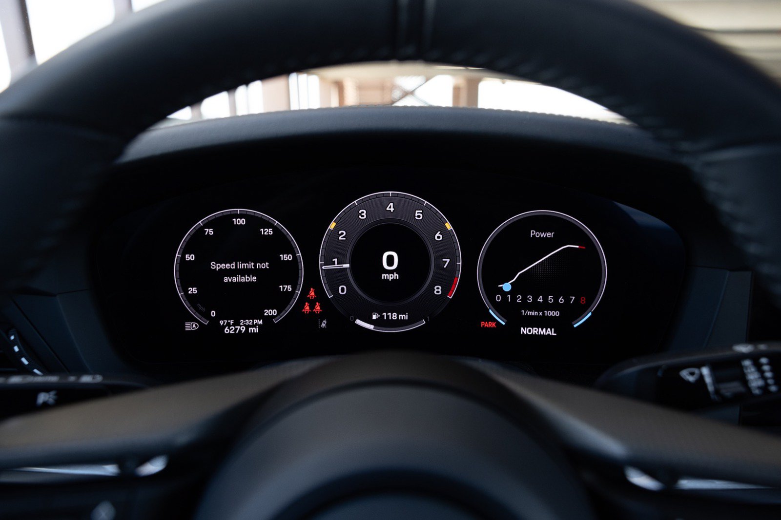 Used 2025 Porsche 911 Carrera T RWD image 39