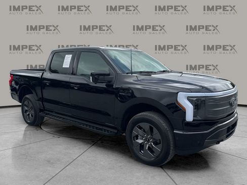 Used 2023 Ford F150 Lightning Lariat image 7