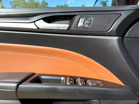 Used 2019 Ford Fusion Titanium image 17