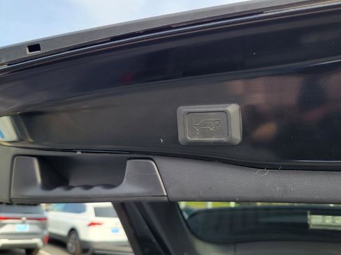 Used 2023 Toyota RAV4 XLE w/ Convenience Package image 46