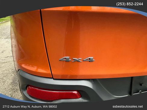 Used 2016 Jeep Cherokee Trailhawk w/ Leather Interior Group image 30