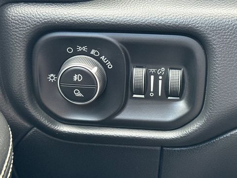 Used 2020 RAM 2500 Laramie w/ Night Edition AWD/4WD image 35