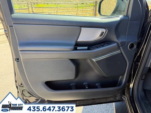 Used 2025 Ford Expedition Active AWD/4WD image 11