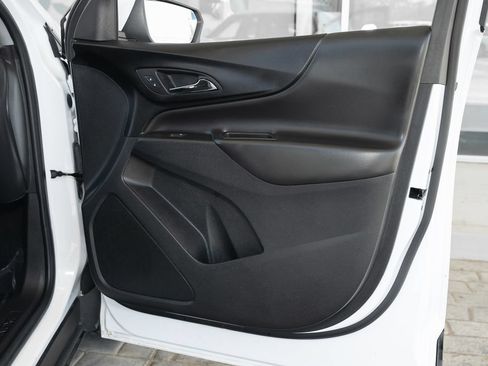 Used 2024 Chevrolet Equinox LT FWD image 44