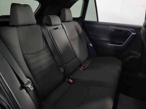 Used 2021 Toyota RAV4 SE w/ Carpet Mat Package (TMS) image 17