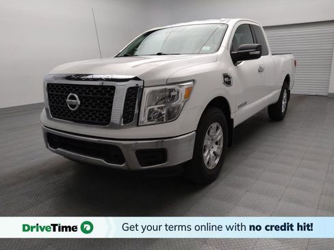 Used 2017 Nissan Titan SV image 1