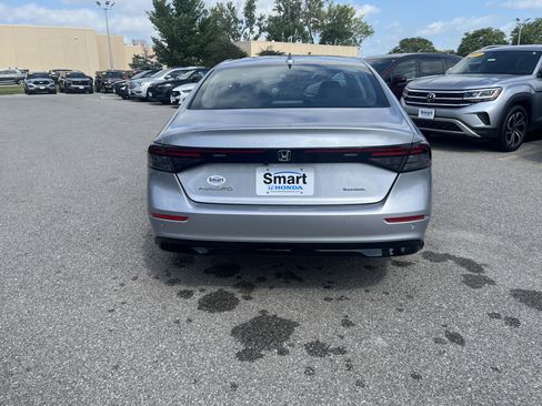 Used 2025 Honda Accord EX-L image 10