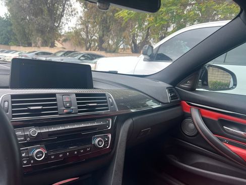 Used 2019 BMW M4 Coupe w/ Executive Package RWD image 9