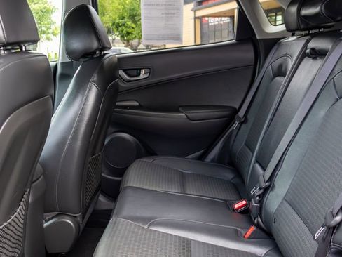 Used 2021 Hyundai Kona Limited AWD/4WD image 14