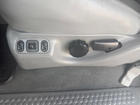 Used 2005 Ford F350 Lariat image 23