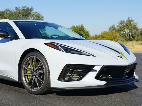 Used 2023 Chevrolet Corvette Stingray Premium Cpe w/ Z51 Performance Package image 17