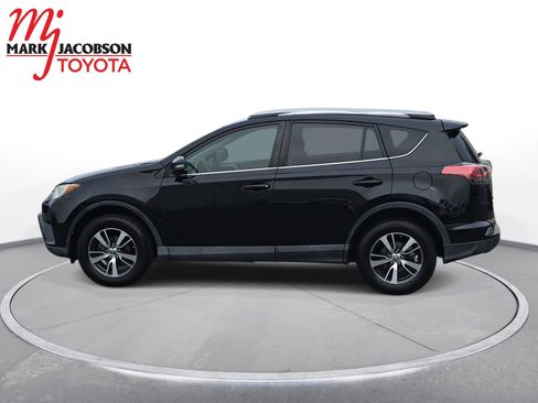 Used 2017 Toyota RAV4 XLE image 12