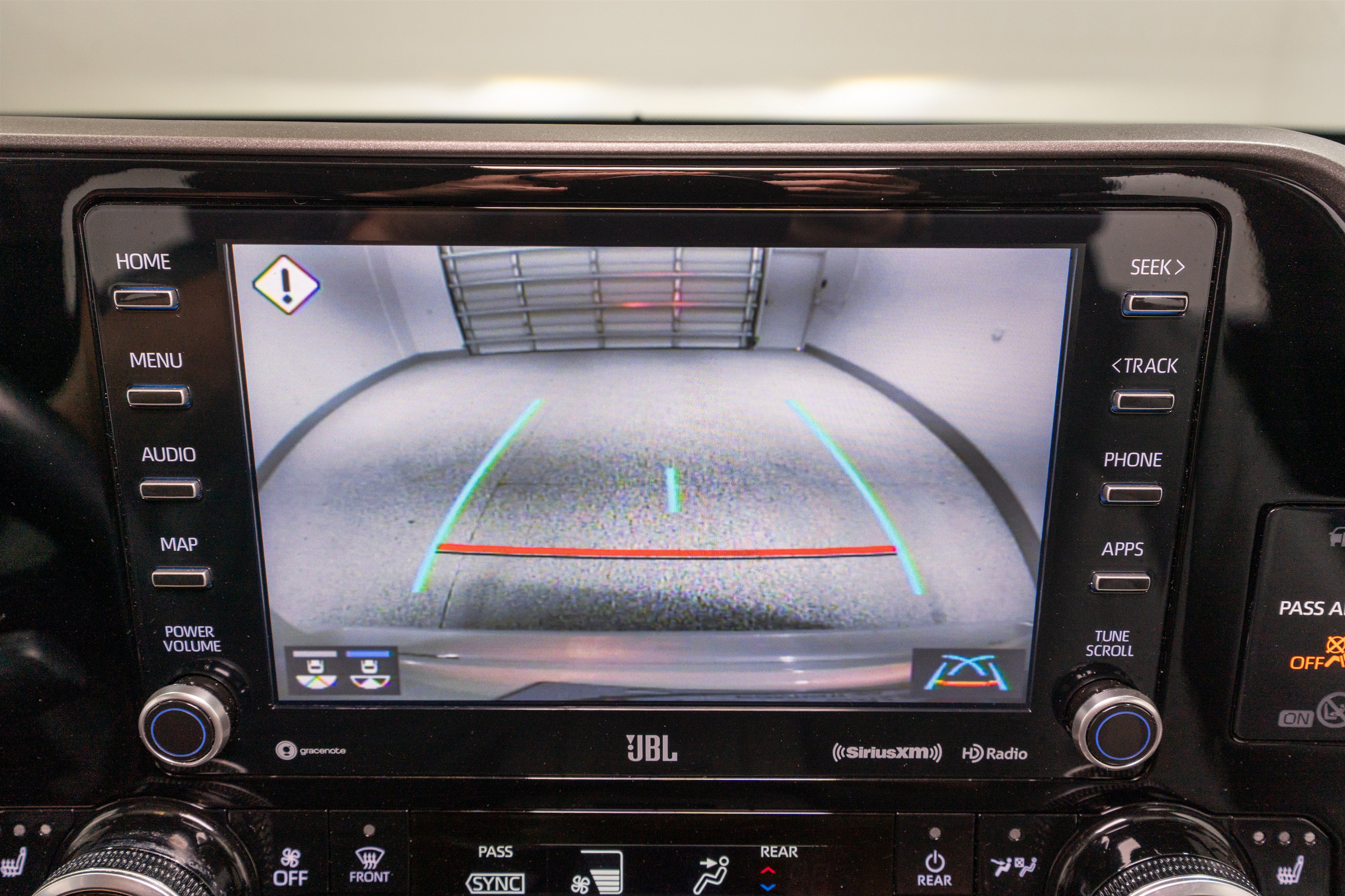 Used 2021 Toyota Highlander Limited FWD image 21