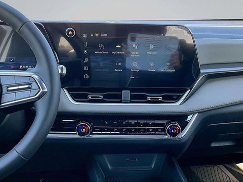New 2026 Chevrolet Equinox LT w/ Convenience Package II FWD image 6
