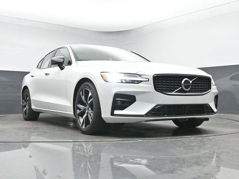 Used 2023 Volvo S60 B5 Core w/ Climate Package FWD image 15
