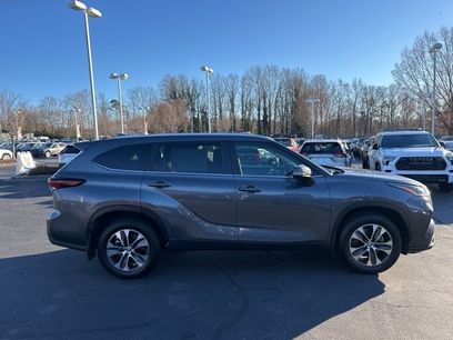 Used 2024 Toyota Highlander XLE