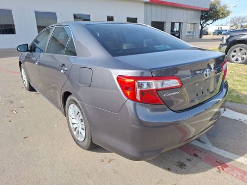 Used 2012 Toyota Camry LE image 4