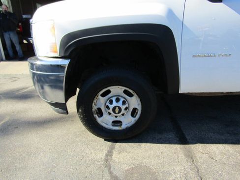 Used 2011 Chevrolet Silverado 2500 W/T image 3